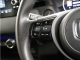 ハンドルにはオーディオ操作用スイッチが付いており、ハンドルから手を放さずにオーディオの操作ができるようになっております。