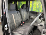 運転席シート廻りは使用感も少なく、良好な状態となっています。丁寧に使われていたことがよくわかりますね。