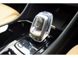 ノーベル賞の晩餐会でも使用されるスウェーデンの高級グラスメーカー「オレフォス」社製クリスタルシフトレバーです