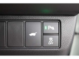 パワーテールゲート装備!荷物を持っていてもスイッチ一つでテールゲートの開閉が可能です!パワーテールゲートは運転席からも操作することが可能です!