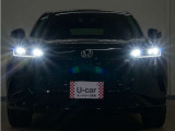 LEDヘッドライト(アダプティブドライビングビーム機能付)が搭載されており、遠くまで明るく均一に照らし、高速道路等での安心感が向上しております。
