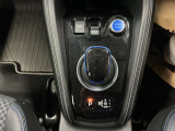 e-POWER車特有の、軽い操作感なシフトレバー。