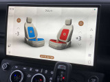 【フロントシートヒーター&クーラー】フロントとリアシートにはシートヒーター&ベンチレーション機能付きで1年を通して快適なドライブが可能となります。