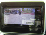 バックカメラ付きです。例えばバック駐車をする際、ナビの画面に後方の映像が映し出されるので、確認が楽に行えますし、安心です♪