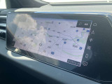 パッセンジャーディスプレイ 装備 運転席からナビ操作や動画の視聴が可能です。