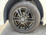 純正アルミホイールです。タイヤサイズは、155/65R14です。