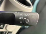 オートライト機能 周囲の明るさに応じて、ヘッドランプを自動的に点灯・消灯ができます。