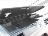 ★インパネアッパーボックス★運転席ダッシュボードには収納量が豊富なボックスがあります!ほしい場所にちょうど良い収納を備えています!