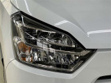 明るく省電力なLEDヘッドライト、印象的なデザインが輝きを放ちます。