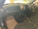 このお車はMINI NET浦和美園に展示中です!総在庫900台を当店でご案内可能です!ご来場、お問い合わせをスタッフ一同お待ちしております。