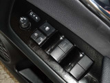 電動格納式ドアミラー・パワーウインドウを装備しています。