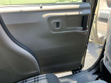 ☆お車についた傷やヘコミ、事故の修理もハヤシにお任せください。自社鈑金工場で修理ができますの安心です☆