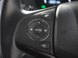◆オーディオリモコンスイッチ◆ハンドルにスイッチが装備されてます。視点をそらすことなく、ボリューム調整・オーディオソース切替・選曲が出来ます。安全運転しながら操作が可能になりました。