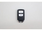 スマートキーはカバンの中やポケットに携帯するだけでドアロックの開閉・エンジンスタートが可能です!