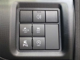 スマートアシストの安全装備がついております!衝突軽減ブレーキやペダル踏み間違い抑制機能などが備わっておりますので安心ですね☆詳しくはスタッフにお尋ねください(^^♪