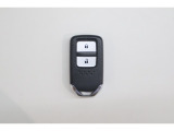 スマートキーはカバンの中やポケットに携帯するだけでドアロックの開閉・エンジンスタートが可能です!