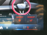 ◆iDriveを装備。操作系統をディスプレイから独立させることで、人間工学に基づいた最適な運転環境を実現しております。◆