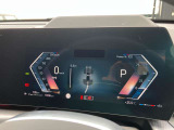 『運転』に対するBMWのこだわりはメーターパネルにも表れております。視野性の良いメーターパネルは疲労感の軽減と、運転の楽しさをもたらしてくれます。