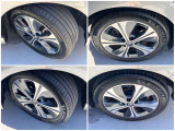 215/50R17タイヤ&17インチアルミホイール装着