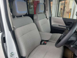 この車は、日産でご案内している高品質宣言車で、安心と満足のカーライフ宣言車です。安心していただけるよう、決められた整備内容や充実した保証内容でカーライフをサポートします