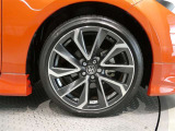 225/40R18です