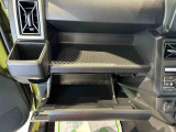 安全安心な走行のために、納車前には小さなクルマを知り尽くしたエキスパートが基本性能に関わる機能や状態を徹底的に点検しています。