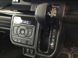 操作しやすいセンターパネル周り運転中でも一目で見やすく操作感に優れています