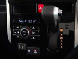 電動パーキングブレーキ・ブレーキホールドを装備してます。ホールド機能は信号待ちが多い一般道で疲労軽減になり、大好評です!