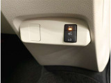 シートヒーター付:寒い日や夏の冷房中の冷えやすい肩・腰・脚部を暖めるシートヒーターが運転席に装備されています!Hi‐Loの切り替えも可能です♪