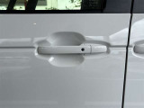 触れる機会が多いドアノブ周り。小キズの出やすい箇所だからこそ状態が分かると安心です。