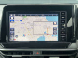 日産純正ナビゲーション、9インチ画面です