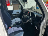 運転席!乗り降りもしやすいです!