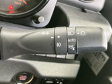 シンプルな操作で、安全確認を怠らず、周囲への配慮を忘れずに運転できます。ライティング設定の変更も容易に行えるのがポイントです。