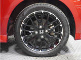 ◆純正アルミホイール装着車◆これで足元まわりも、おしゃれにきまります!
