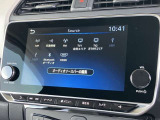 9インチの大画面モニターを搭載し、Apple CarPlayへのワイヤレス接続やAndroid Autoにも対応。