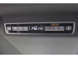 リヤオートエアコンで後席でも快適な車内空調です♪