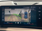 鮮明なバックカメラと上空からのサラウンドビューで駐車もラクラク。