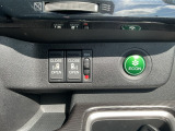 運転席からもスライドドアの操作が可能です!!