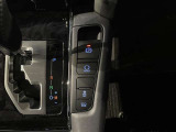 シフト連動パーキングブレーキ&オートブレーキホールド機能付きで運転が快適に&hellip;♪