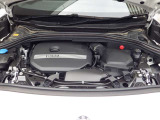 BMwの心臓部ともいえるエンジンルーム。細部までこだわりを感じる美しい仕上がりです。