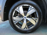 タイヤサイズは、225/55R18です。