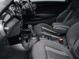村内ブランドセレクション 府中センターは、グループ正規ディーラーからの下取り車のみを揃えております!東府中駅徒歩3分!!お気軽にお越し下さい!!