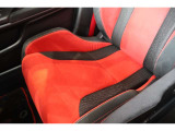 座面に目立った汚れなどもなく状態の良い車両となっております!!