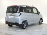 両側パワースライドドア付きだから、狭い駐車スペースなどでの 乗り降りラクラク!小さなお子さまのいるご家庭には嬉しい装備。