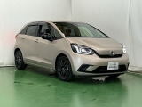 新しいハイブリッドシステムe:HEVは市街地走行では電気自動車に近いハイブリッドシステムでモーターが主役で走行します。充電の為にエンジンが始動しても優れた遮音性能で車内はとても静かで快適です