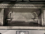 ラゲージデッキボードの下には大容量の収納ができる深底ラゲージアンダーボックス