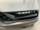 【LEDヘッドライト】点灯した瞬間のクリーンな白さが、今の車らしい清潔感を感じさせてくれます。明るさだけでなく、寿命や省エネ性能も優秀。長く乗る一台だからこそ、こだわわりたい方に最適です。