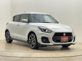 小さな車でも、しっかり未来が・・・?とっても広々してますよ!ぜひ、一度運転席に座ってみてください!世界が変わる・・・かも?