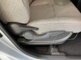 延長保証につきましてはお求めいただく車両によって保証料が異なりますので、当店スタッフまでお気軽にお問い合わせくださいませ。