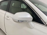 ウインカーミラーも現在は主流の装備になってきました。外見がカッコよくなるだけではなく、視認性も向上し、安全面にも貢献します。